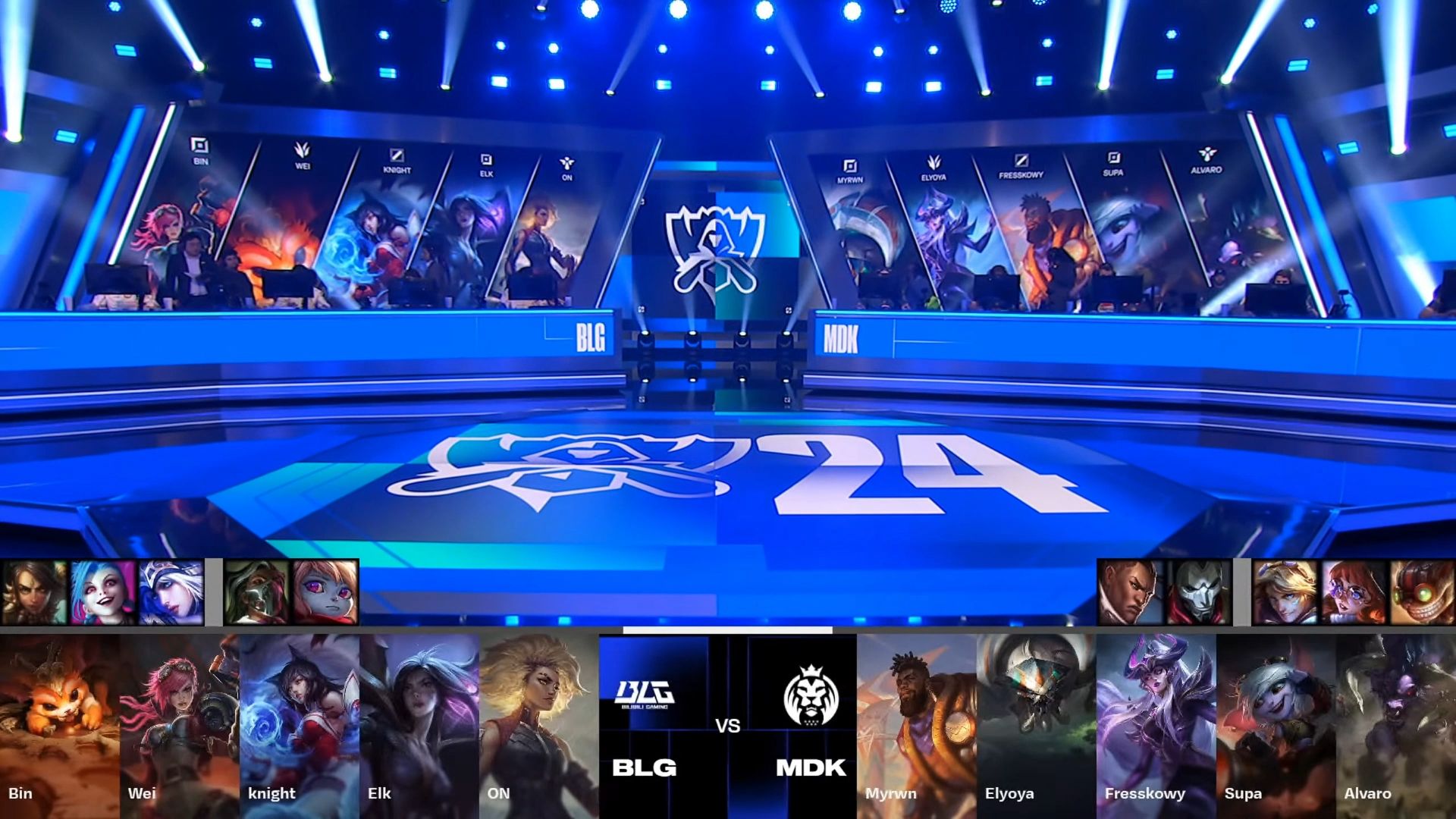 LPL解说Rita晒照：今天不下雨 出去玩噜