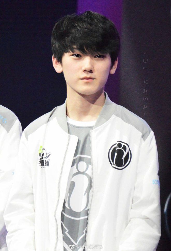 [赛后报告] 新王登基！ LNG Esports 凭借稳健的运营击败 Bilibili Gaming 2：1